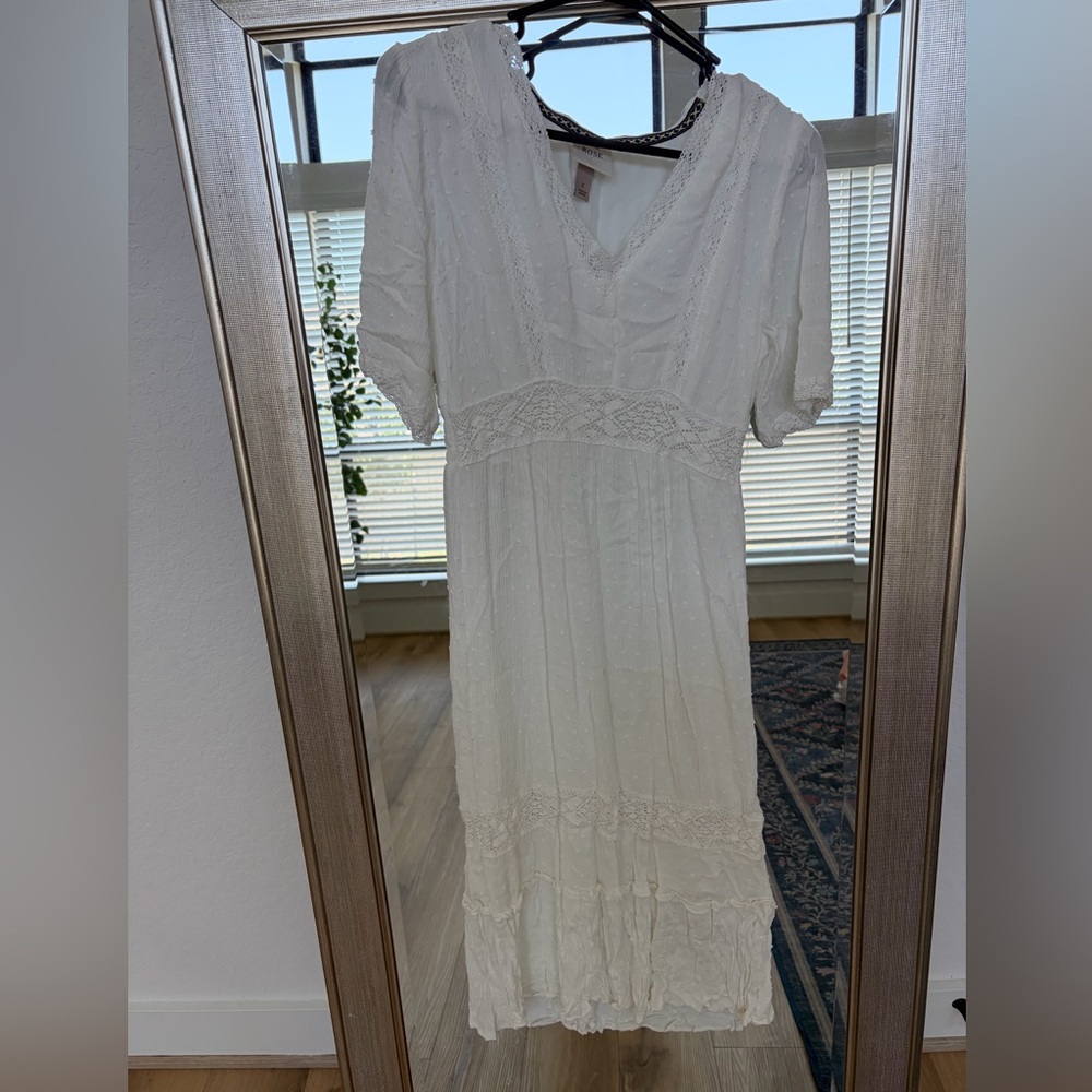 Knox Rose White Eyelet Crochet-Trim Maxi Dress